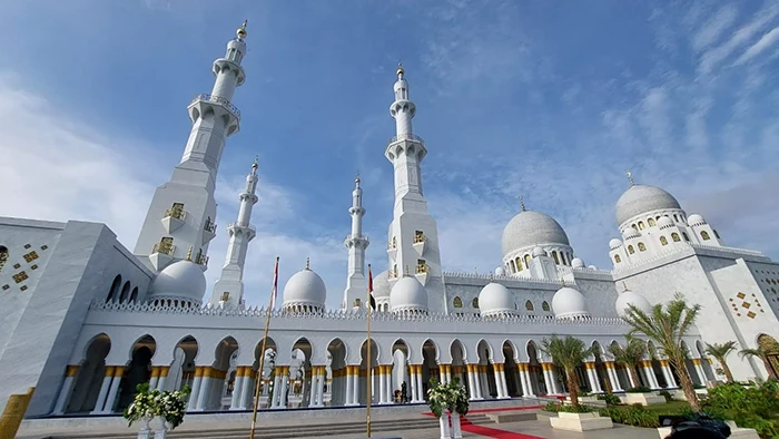 Masjid Sheikh Zayed Solo Masjid MBZ