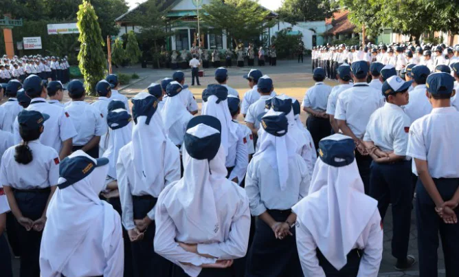 Ayo Sekolah Lagi, Cah Solo Kudu Pinter